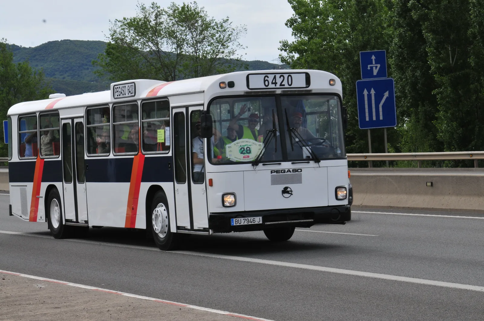 Autobús clàssic Pegaso 6420 restaurat